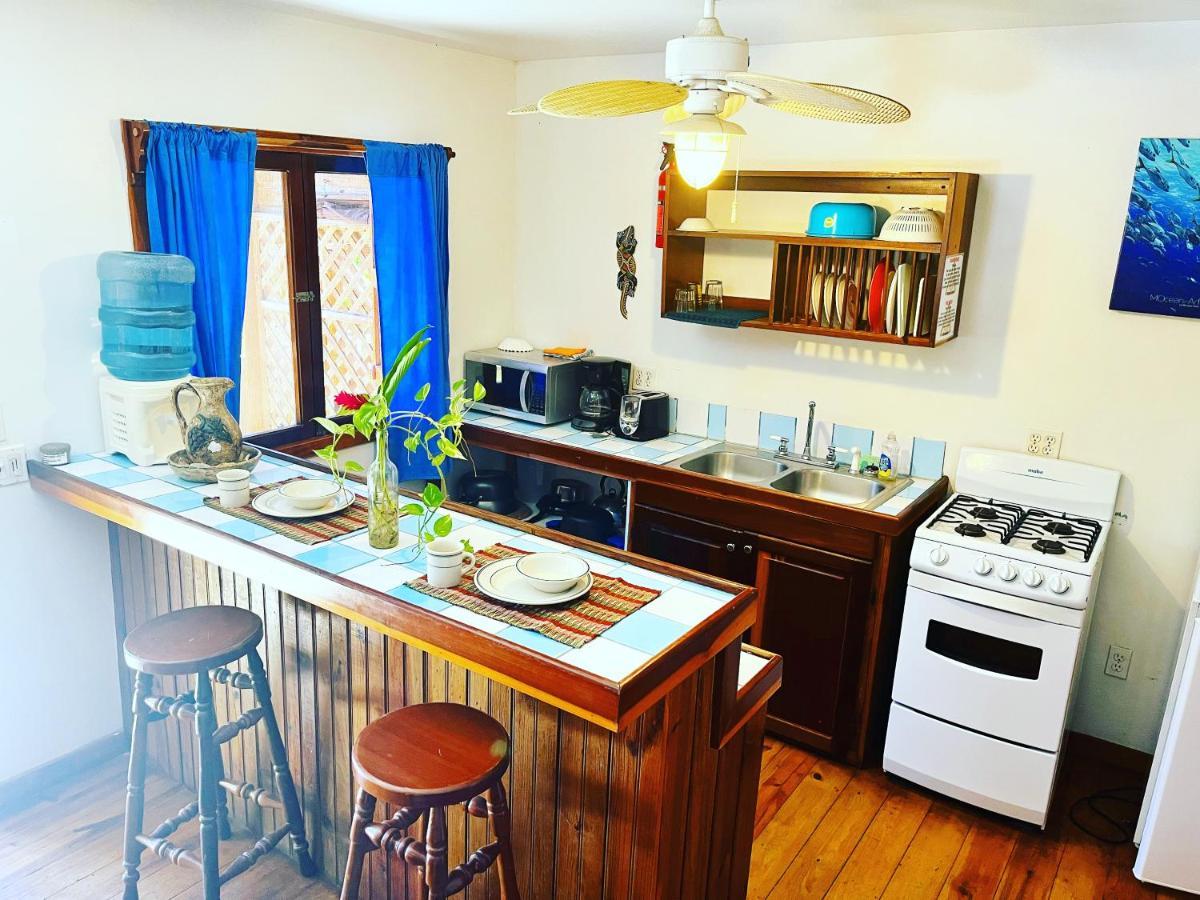 Seabreeze Inn West End Ngoại thất bức ảnh