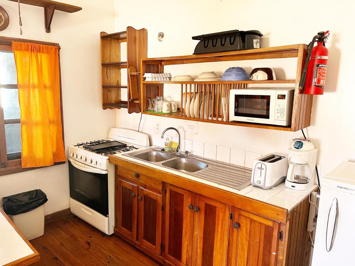 Seabreeze Inn West End Ngoại thất bức ảnh