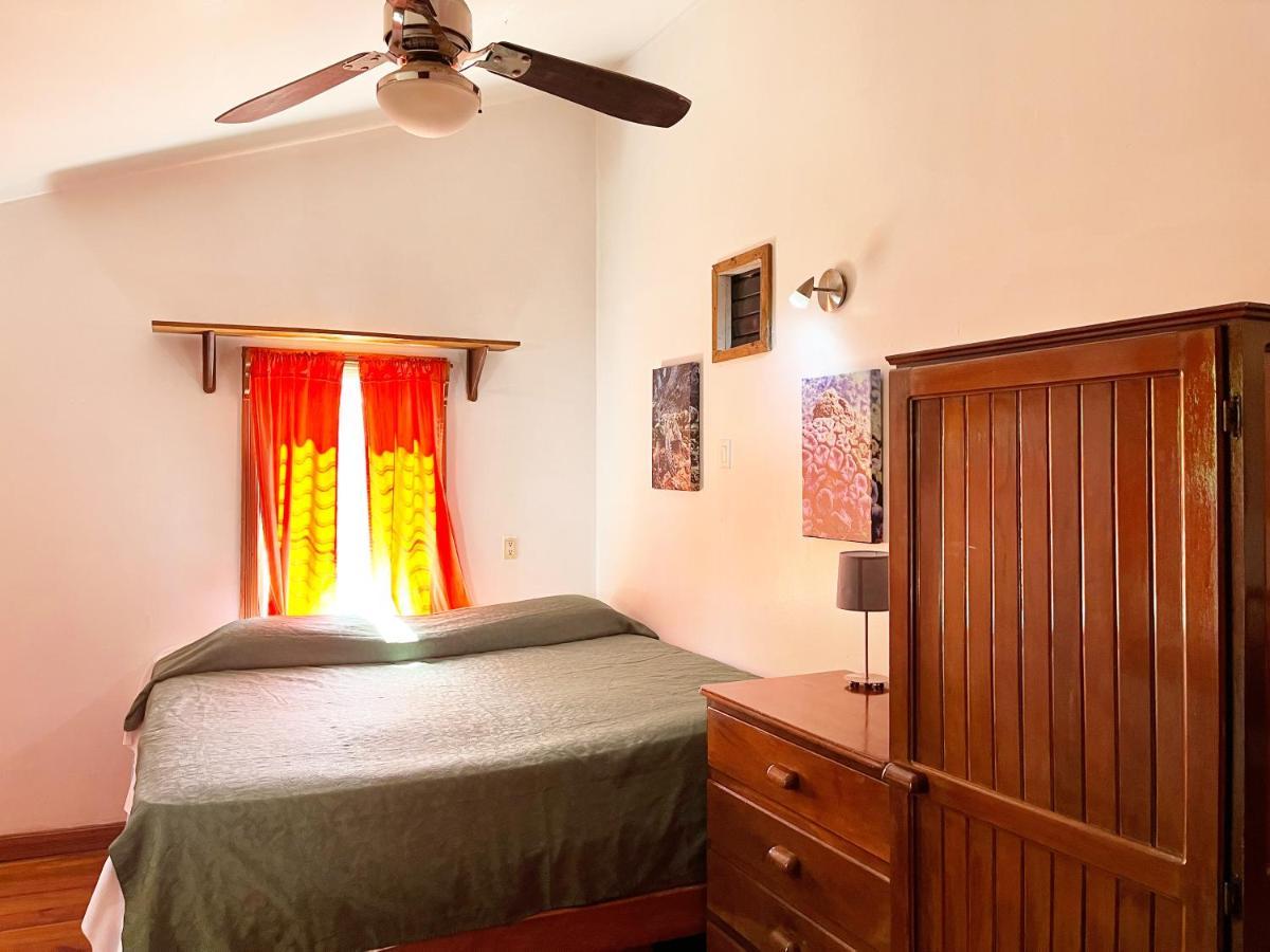 Seabreeze Inn West End Ngoại thất bức ảnh