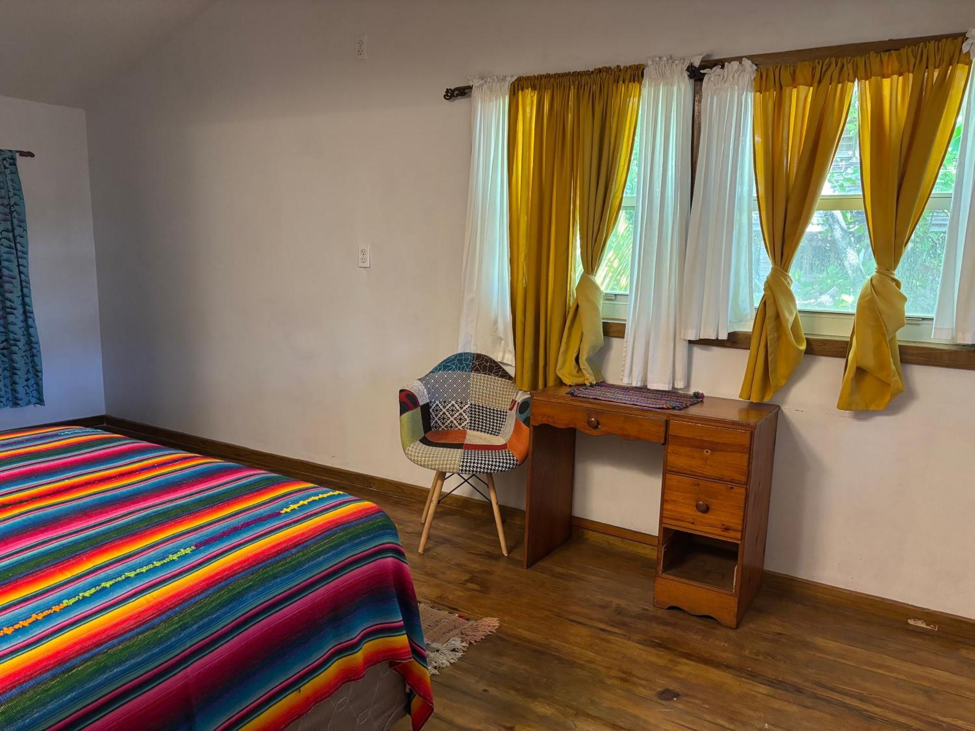 Seabreeze Inn West End Ngoại thất bức ảnh