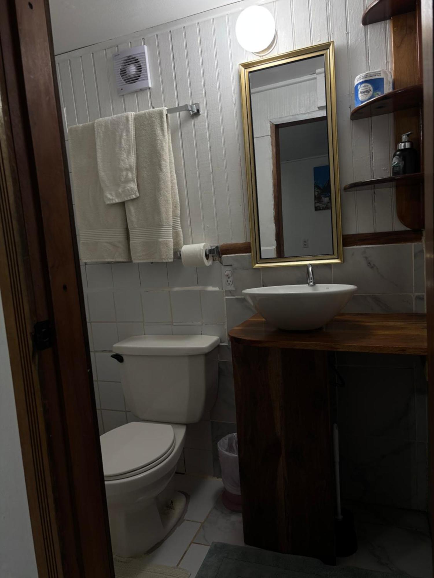 Seabreeze Inn West End Ngoại thất bức ảnh
