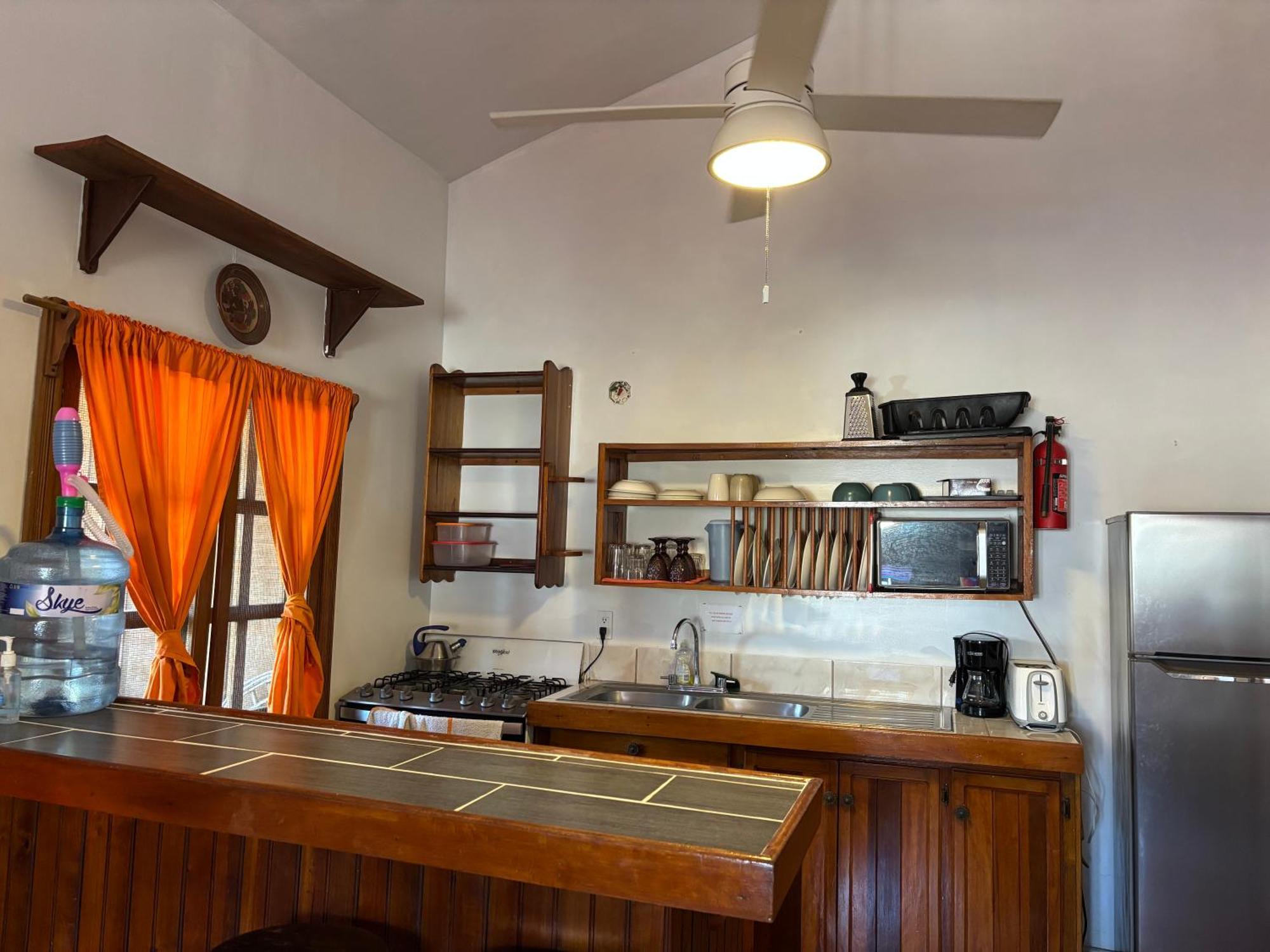 Seabreeze Inn West End Ngoại thất bức ảnh