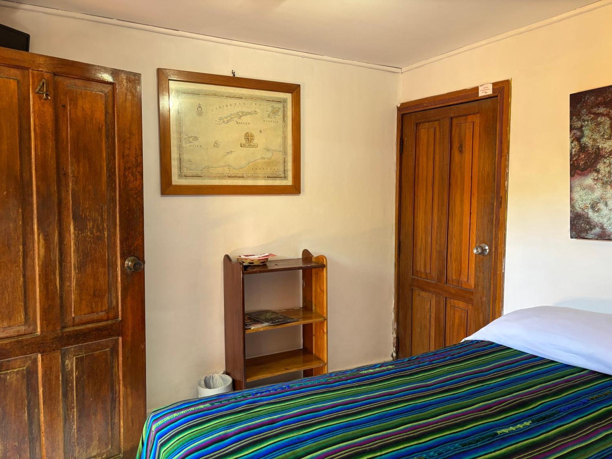 Seabreeze Inn West End Ngoại thất bức ảnh